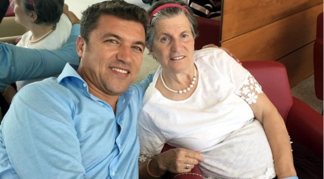 İsmail Küçükkaya'nın annesi hayatını kaybetti