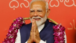 Modi seçildi ancak partisi çoğunluğu sağlayamadı