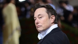 Musk: "ChatGPT'li iPhone şirketlerime giremez"
