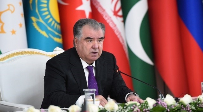 Tacikistan türbanı ve dini bayramları yasakladı