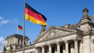 Almanya'nın ihracatı Mayıs'ta aylık %3,6 düştü