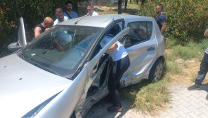 Aydın Söke'de iki otomobil çarpıştı: 1 ölü