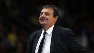 Ergin Ataman, Yunanistan'da yılın koçu seçildi