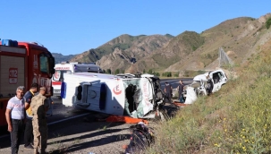 Erzurum'da ambulans ile otomobil çarpıştı: 4 ölü