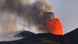 Etna Yanardağı patladı: Uçuşlar durduruldu