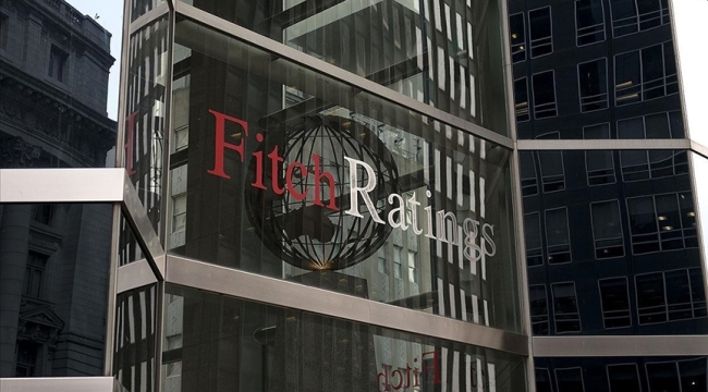 Fitch, Azerbaycan'ın kredi notunu BBB-'ye çıkardı