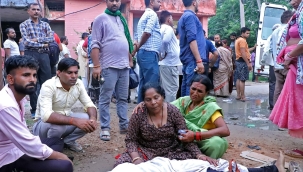 Hindistan'da dini ayinde izdiham: 116 ölü