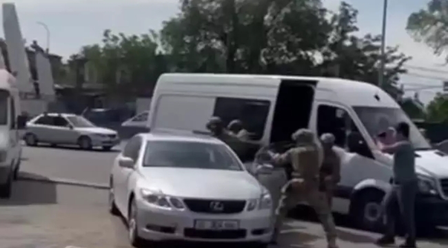 Kırgızistan'da darbe girişimi başarısız oldu