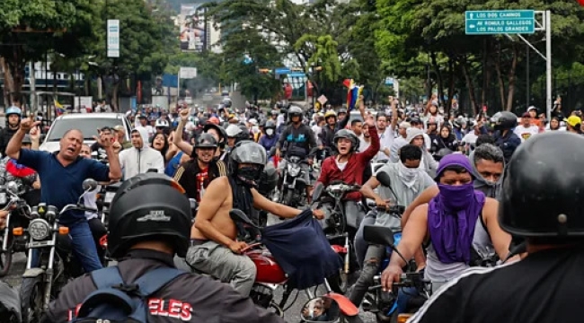 Maduro, taraflarına ''sokağa inin'' çağrısı yaptı