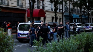 Paris'te araç restorana daldı: 1 ölü, 6 yaralı