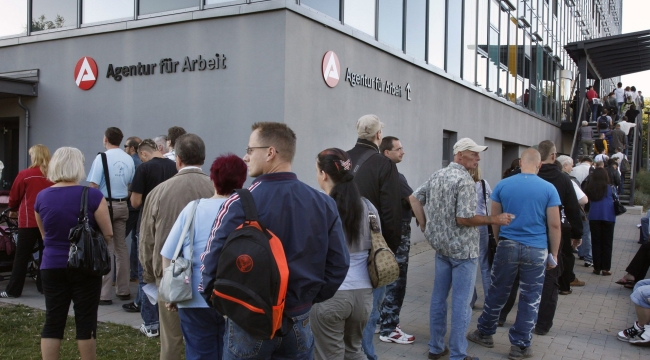 Almanya'da işsiz sayısı Ağustos'ta 2 bin kişi arttı