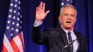 Bağımsız başkan adayı Kennedy, adaylıktan çekildi