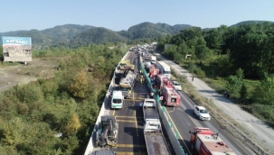 Düzce'de zincirleme trafik kazası: 1 can kaybı