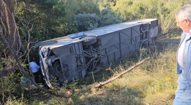 Erzincan'da yolcu otobüsü devrildi: 1 can kaybı