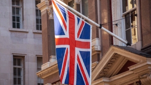 İngiltere ekonomisi 2. çeyrekte yıllık %0,9 büyüdü