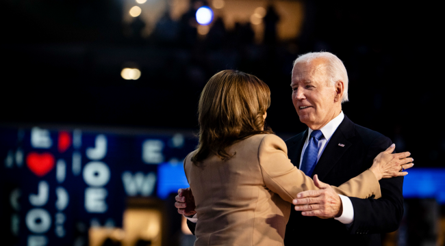 Joe Biden, Demokratlar'a veda etti