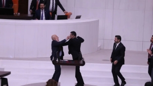 Meclis'te, kürsüdeki Ahmet Şık'a yumruklu saldırı