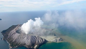 Yeni Zelanda'nın Whakaari Yanardağı'nda patlama