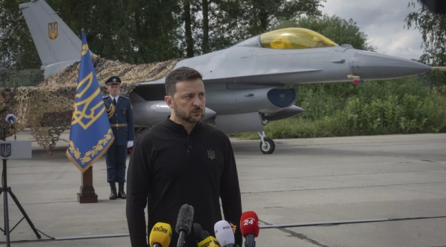 Zelenski: "Batı'dan ilk F-16'ları teslim aldık"