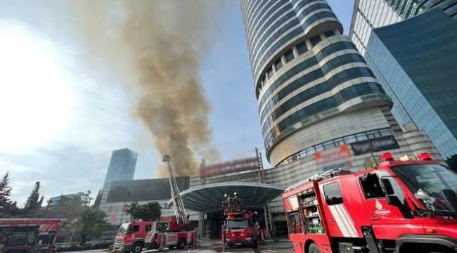 İstanbul'da AVM yangını