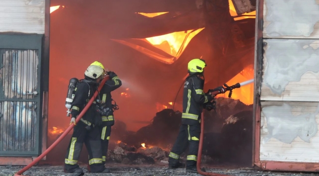 Kayseri'de keçe fabrikasında yangın
