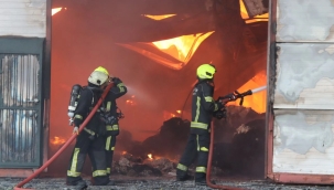 Kayseri'de keçe fabrikasında yangın