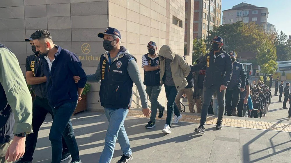 2,5 milyar TL dolandıran ekip yakalandı: 28 tutuklu