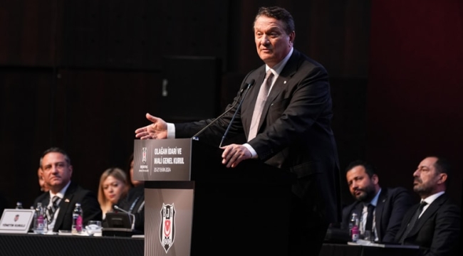 Beşiktaş'ta Hasan Arat ve yönetimi ibra edildi