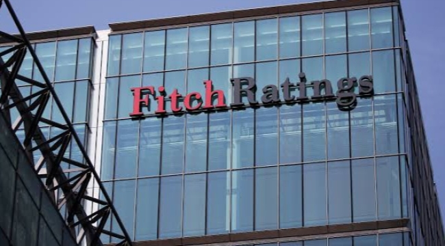 Fitch, Antalya BB'nin kredi notunu BB-'ye yükseltti