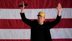 Musk, Trump için ilk kez seçim mitingi düzenledi