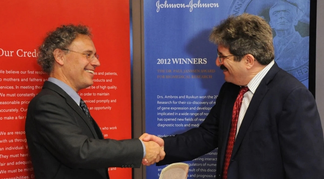 Nobel Tıp Ödülü'nü V. Ambros ve G. Ruvkun aldı