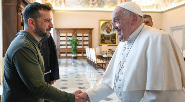 Zelenski, Papa Francis'le Vatikan'da görüştü