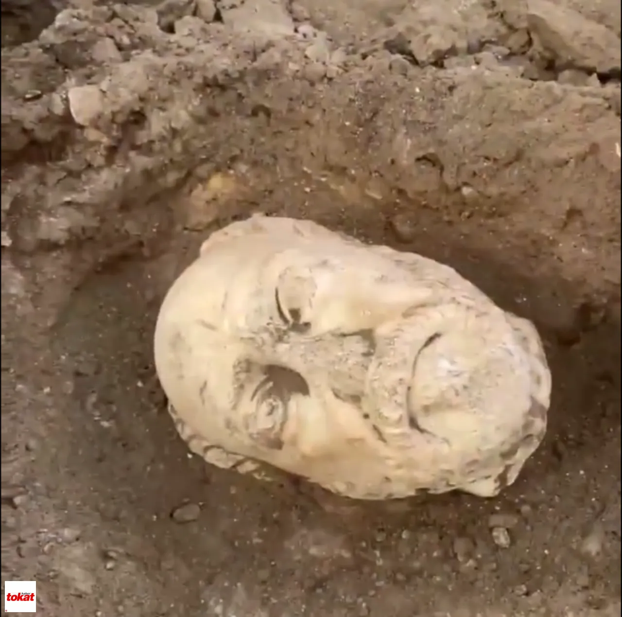 Denizli'de 4. yüzyıla ait heykelin başı bulundu