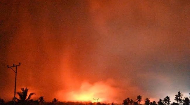 Endonezya'da Lewotobi Yanardağı patladı: 10 ölü