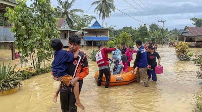 Endonezya'da sel ve heyelan: 16 can kaybı