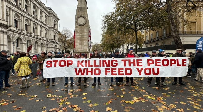 İngiliz çiftçilerden miras vergisine protesto