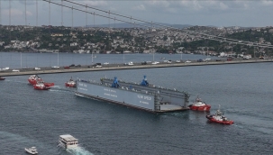 İstanbul Boğazı'nda gemi trafiği askıya alındı