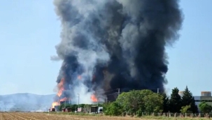 İzmir'de plastik fabrikasında yangın