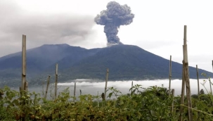 Lewotobi Yanardağı yeniden harekete geçti