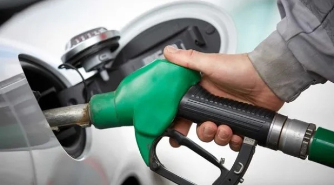 Benzine indirim bekleniyor: 0,74 TL