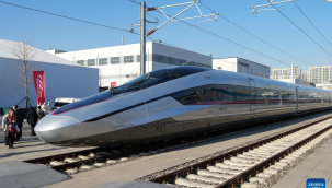 Çin, saatte 450 km'ye çıkabilen hızlı treni tanıttı