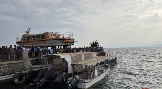 D. Kongo'da aşırı yolcu alan feribot battı: 38 ölü
