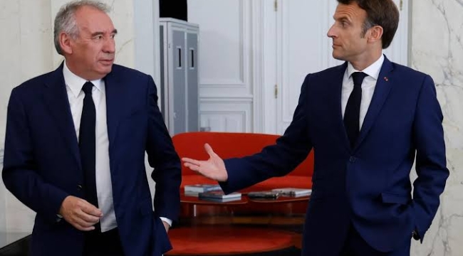 Fransa'da François Bayrou yeni hükümeti kurdu