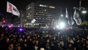 Güney Kore'de sıkıyönetim ilanı parlamentoya takıldı