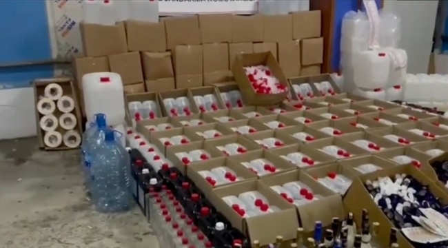 İstanbul'da 28,4 bin litre sahte alkol ele geçirildi