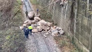 Karabük'te heyelan: Demir yolu ulaşıma kapandı