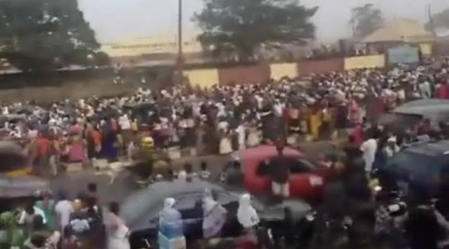 Nijerya'da panayırda izdiham: 32 çocuk öldü