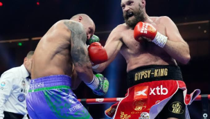 Oleksandr Usyk, Tyson Fury'yi bir kez daha yendi