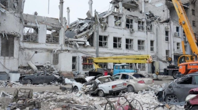 Rusya, Ukrayna'da hastaneyi vurdu: 8 can kaybı