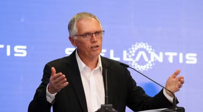 Stellantis'in CEO'su Carlos Tavares istifa etti